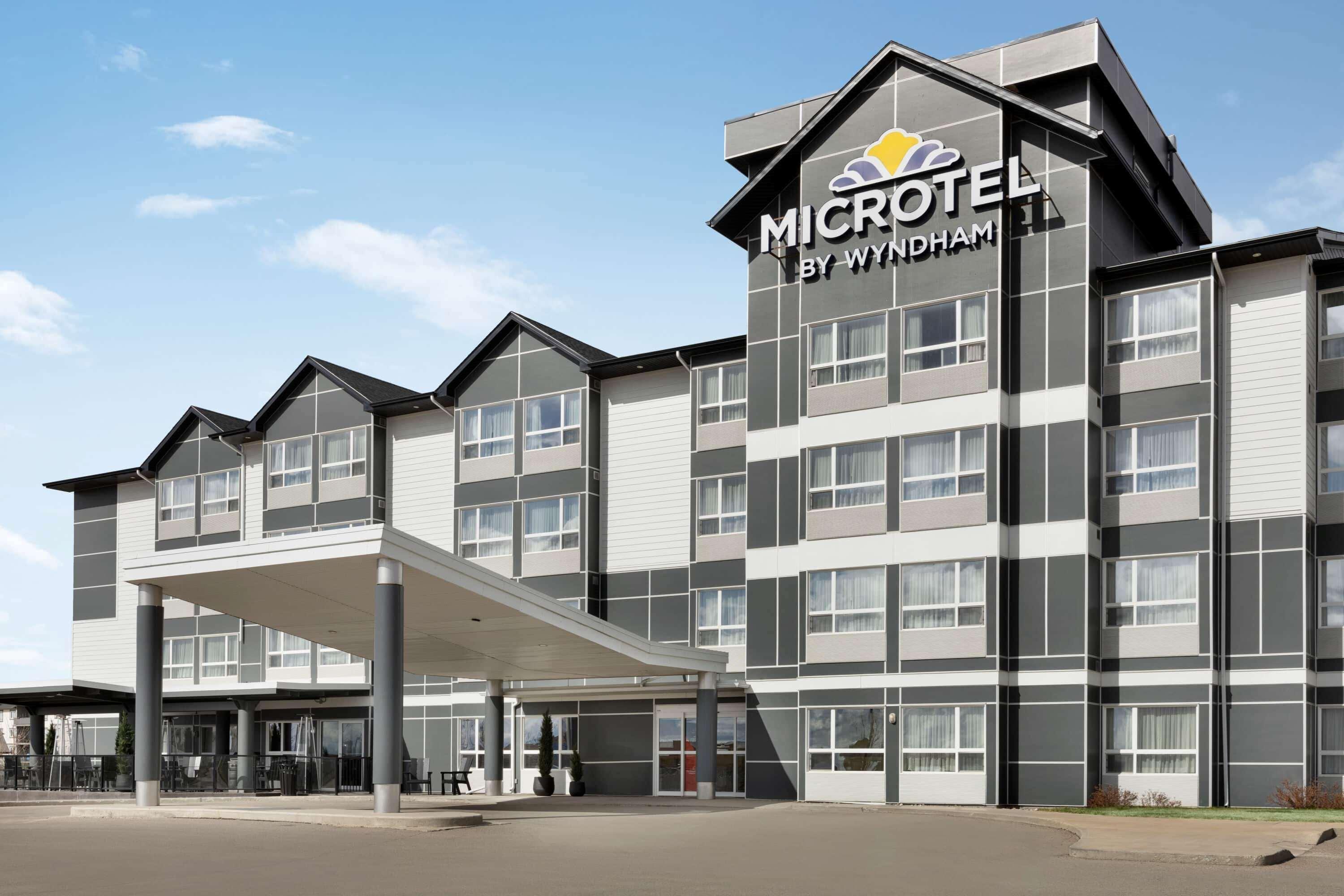 Microtel Inn & Suites By Wyndham Estevan Exteriör bild