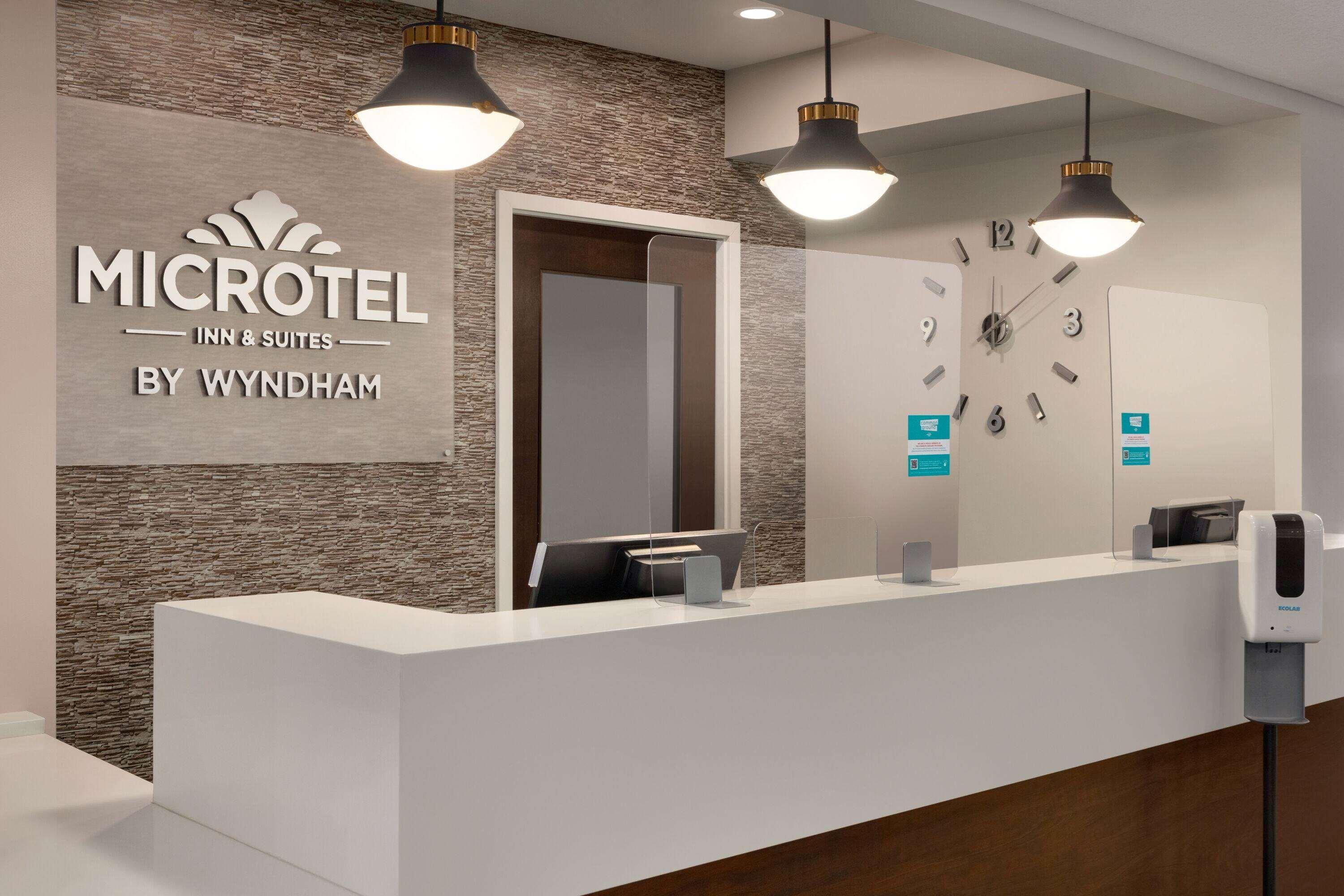 Microtel Inn & Suites By Wyndham Estevan Exteriör bild