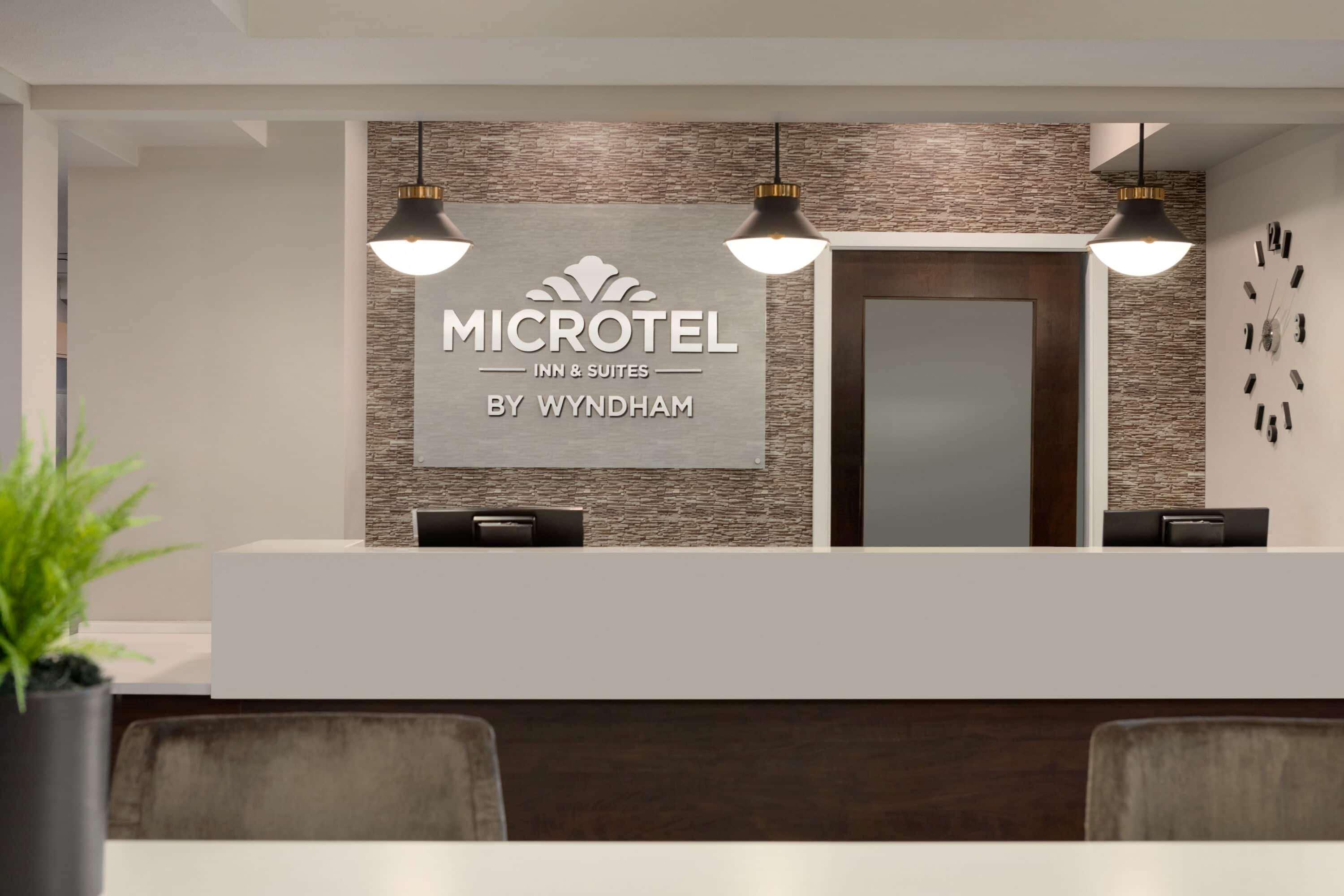 Microtel Inn & Suites By Wyndham Estevan Exteriör bild